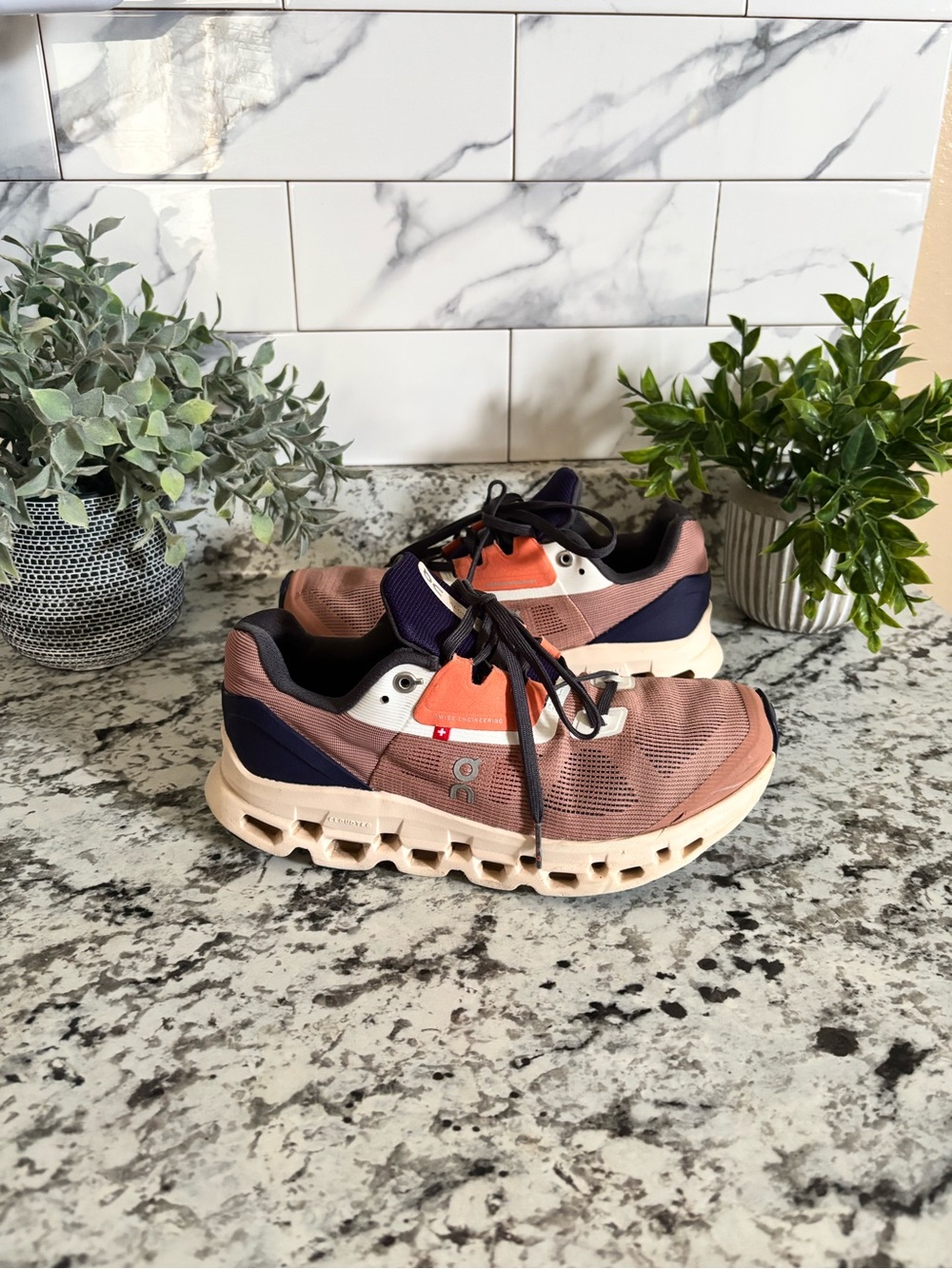 ON OC Cloud Stratus 2 Peach Navy Running Shoes Womens Size 8 Cloud Tec